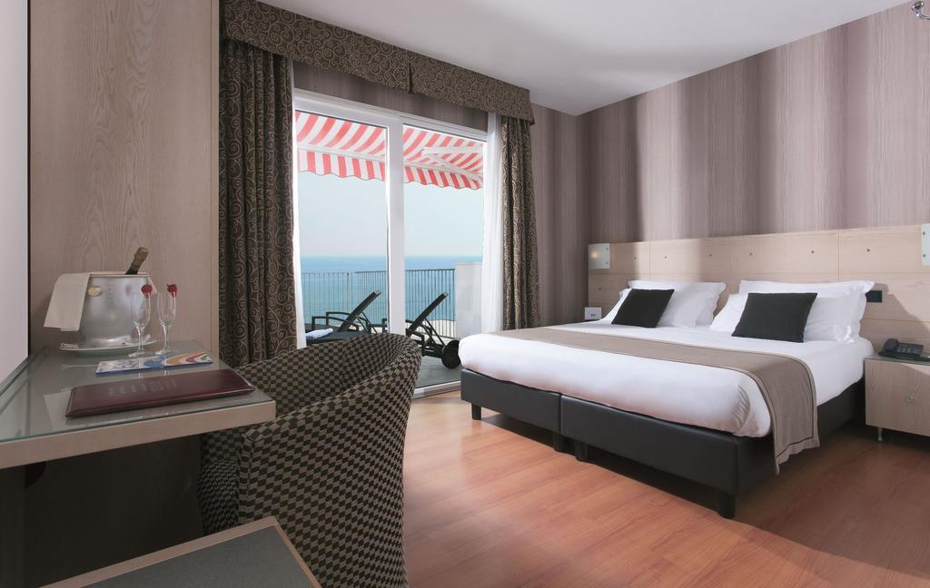 Victoria Frontemare Beach & Spa Hotel Jesolo Eksteriør billede